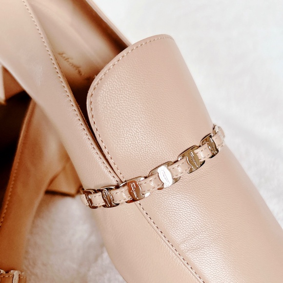 NWT Salvatore Ferragamo Tilos almond Nappa  calf leather heels - Picture 3 of 8